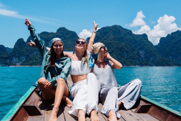 تور دریایی جزیره زیبای کیش